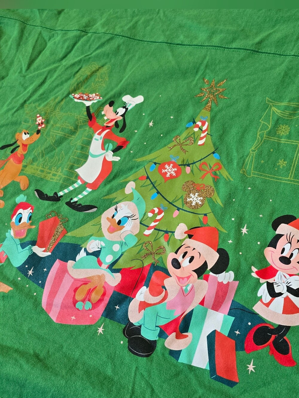Disney Parks Classics Disneyland Holiday Greetings Spirit Jersey Green Adult NEW - Picture 10 of 15